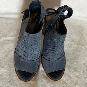 Gianni Bini Blue Suede Shoes w/Fringe Ankle Strap 8M